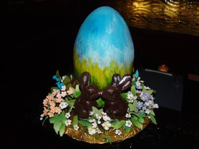 Photo illustrating <font size=1>Contemporary - Easter eggs in lobby