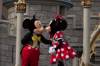 Minnie_and_Mickey_kiss_closeup.jpg