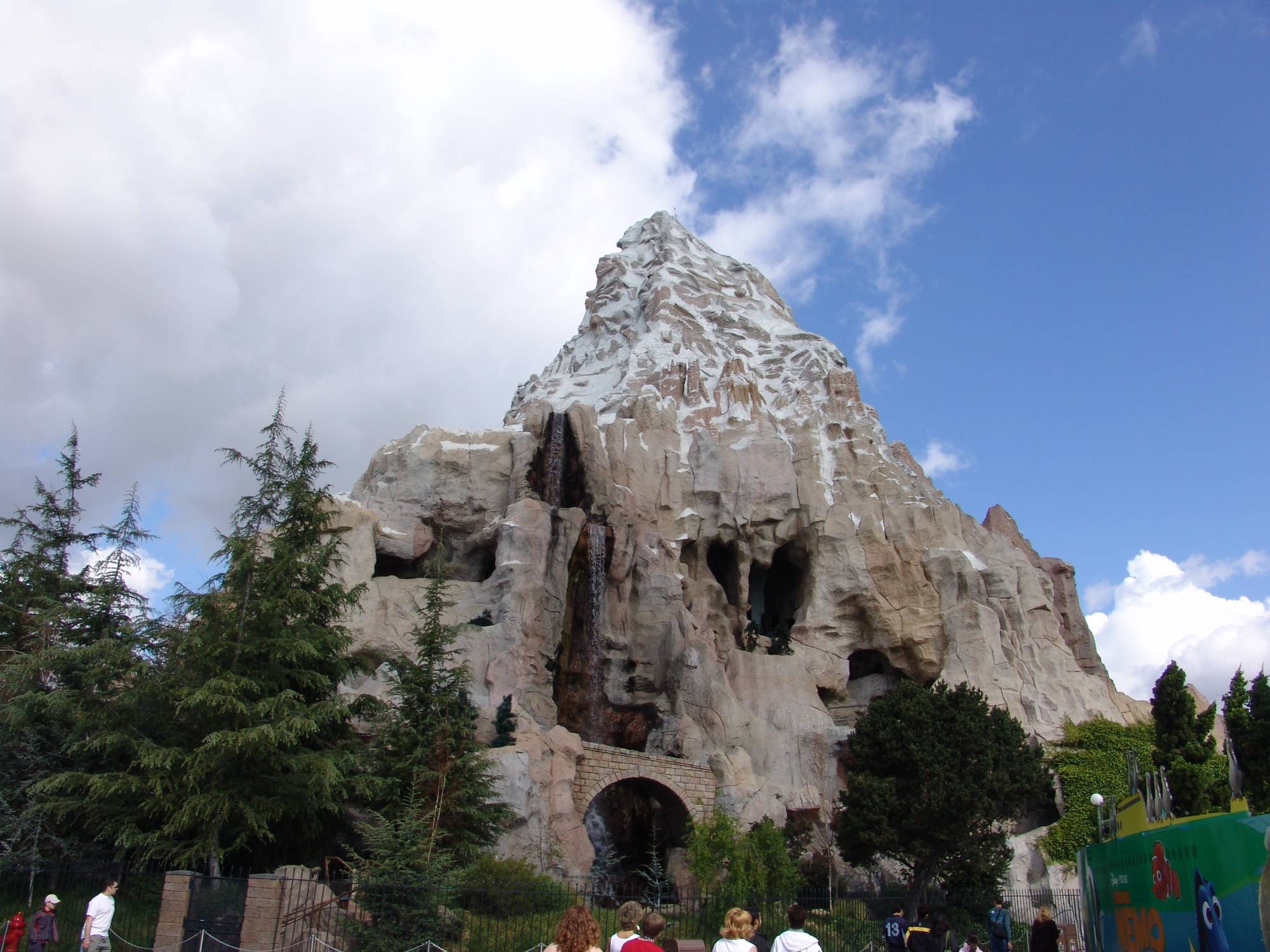Explore the original theme park - Disneyland! |PassPorter.com