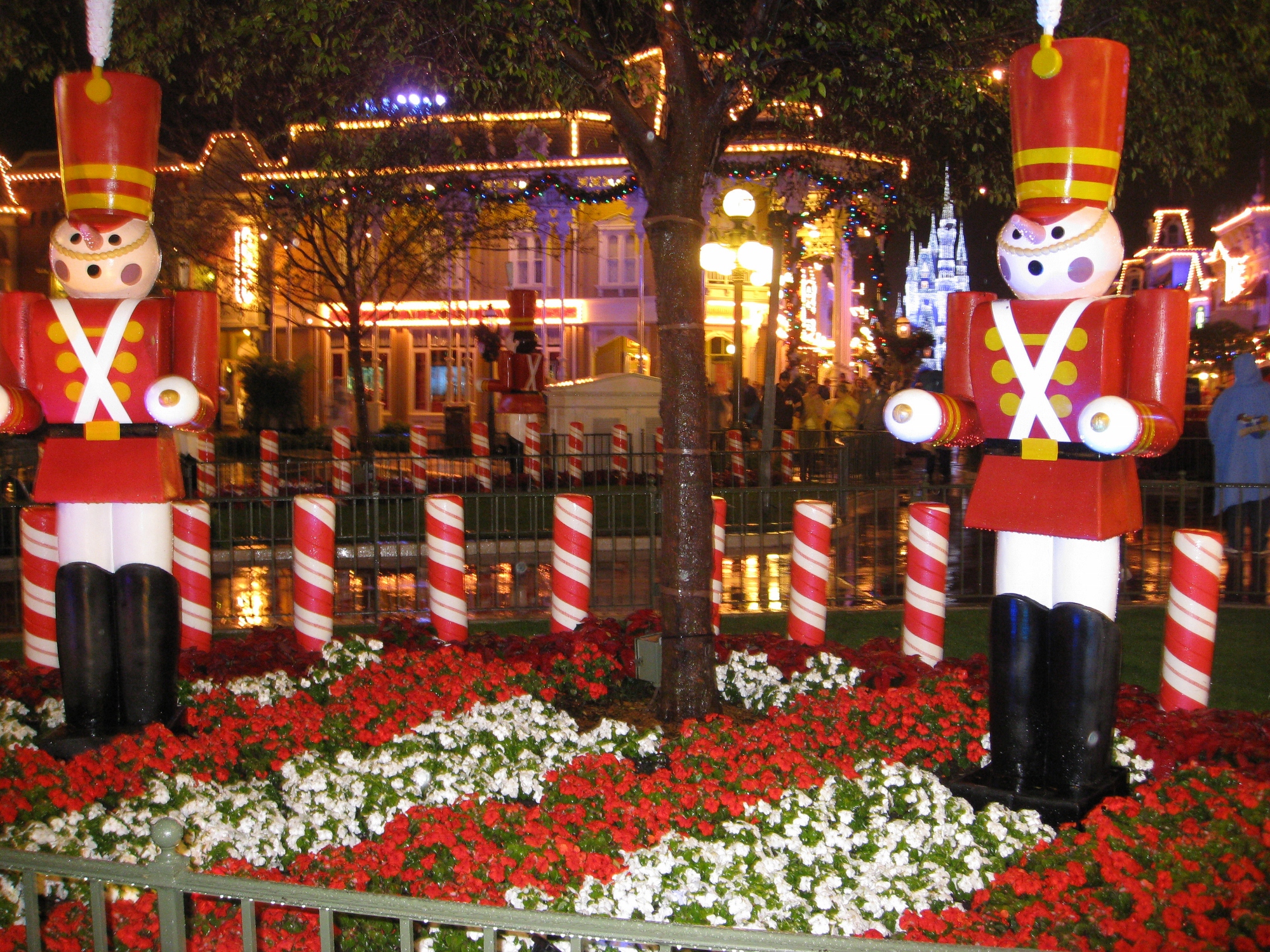 The holidays are magical at Walt Disney World | PassPorter.com